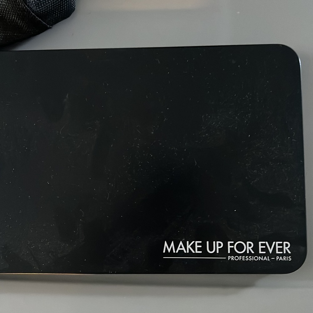Makeup supplies - Picture 4 of 5